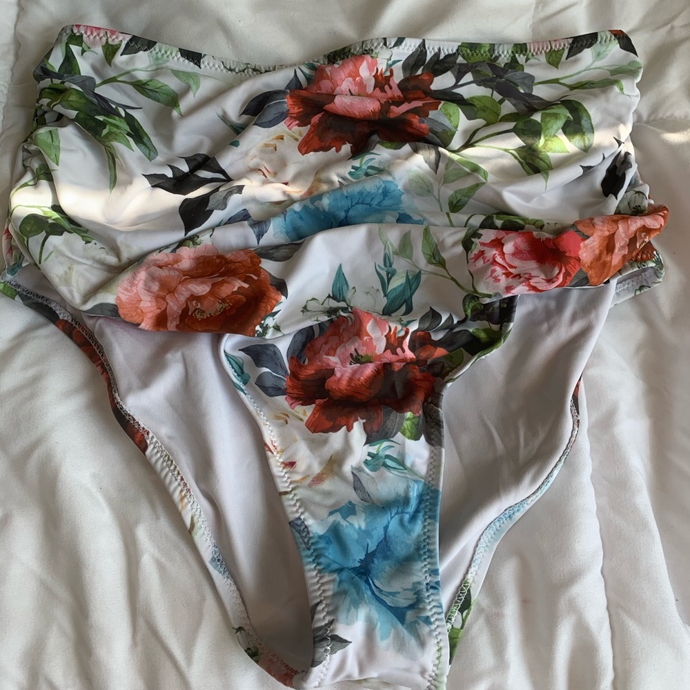 Cupshe high rise bikini bottom size large